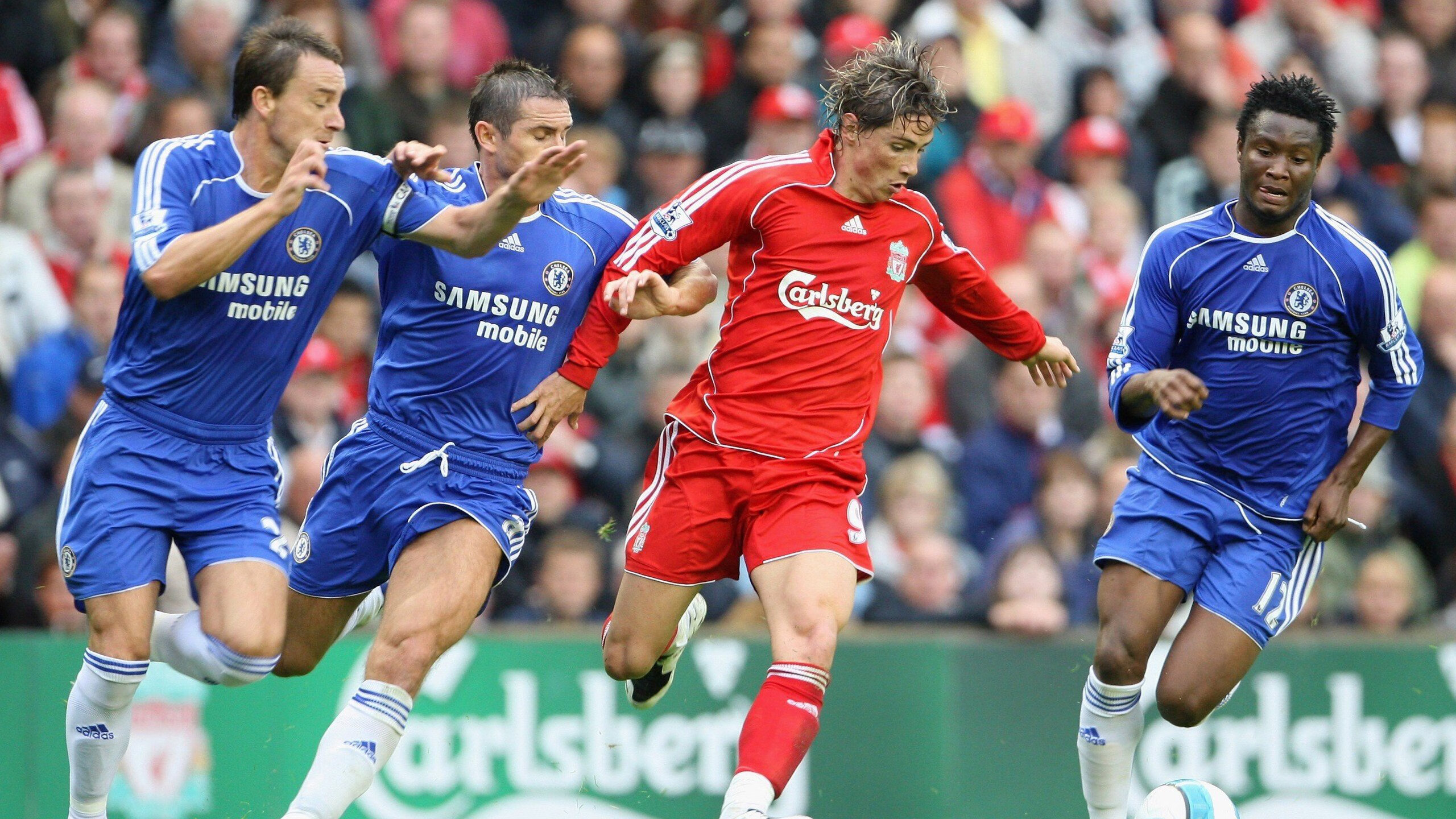 “生死搏杀，四川省体育馆自由搏击赛火爆登场”